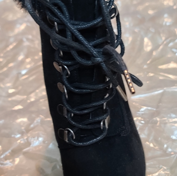 boots - Picture 4 of 6